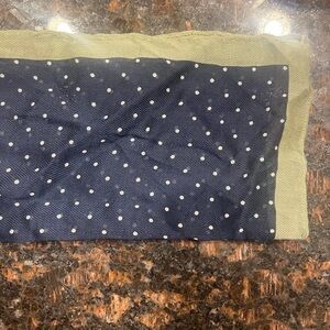 Alara Pocket square Navy Blue polka dot with olive green borders Sz OS